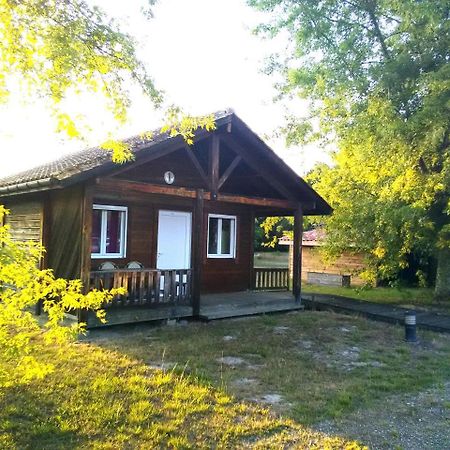 Camping Familial Les Chalets D'Uza Luaran gambar