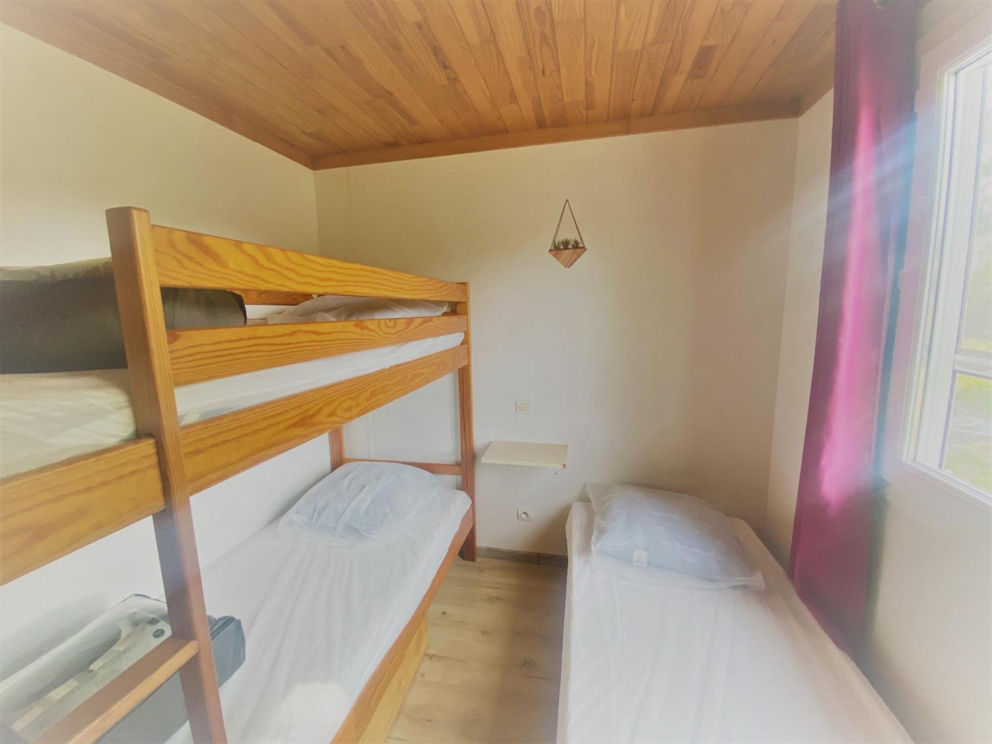 Camping Familial Les Chalets D'Uza Luaran gambar