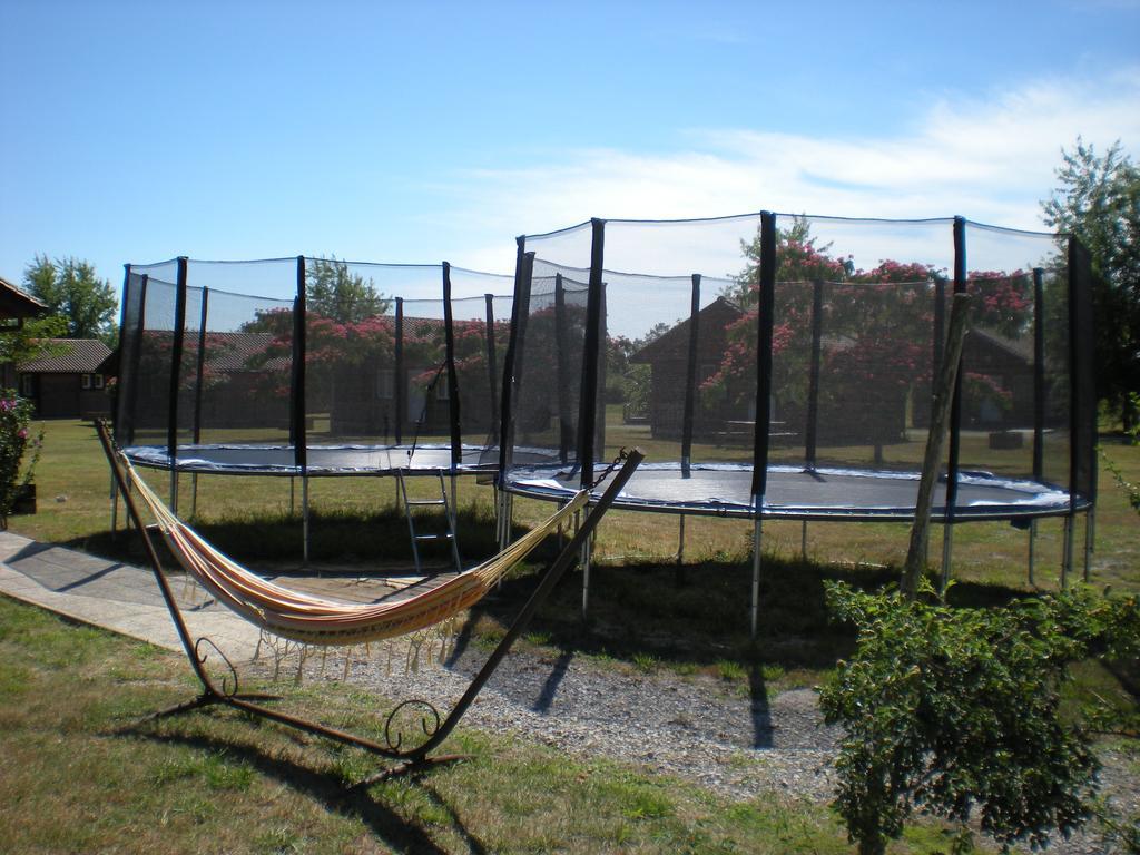 Camping Familial Les Chalets D'Uza Luaran gambar