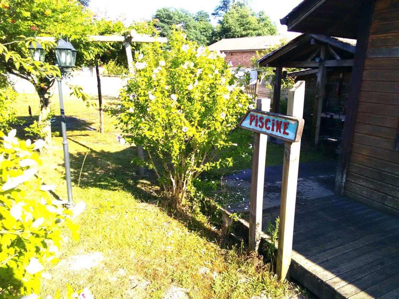 Camping Familial Les Chalets D'Uza Luaran gambar