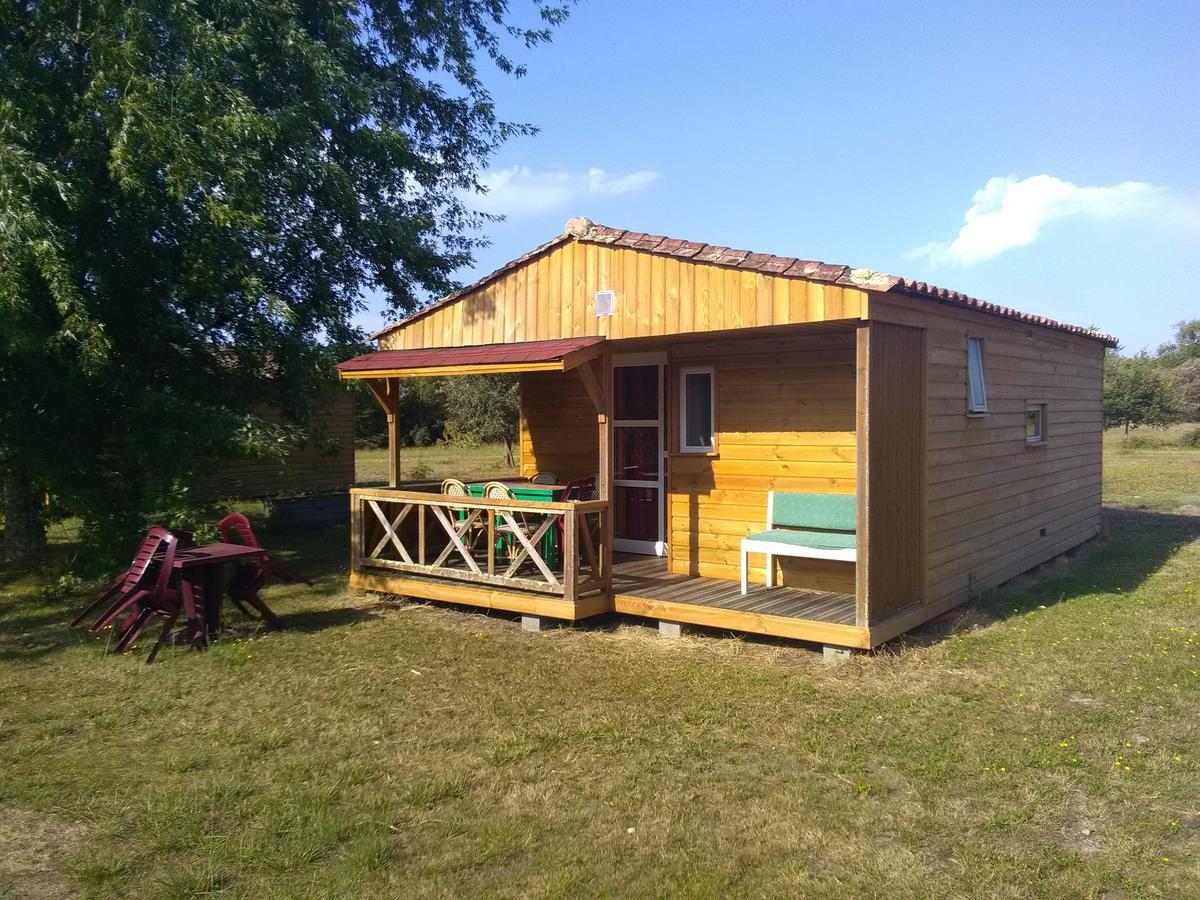 Camping Familial Les Chalets D'Uza Luaran gambar